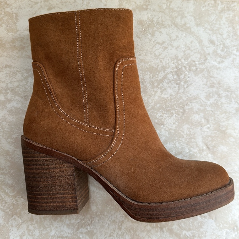 Universal Thread Platform Boots - image 2